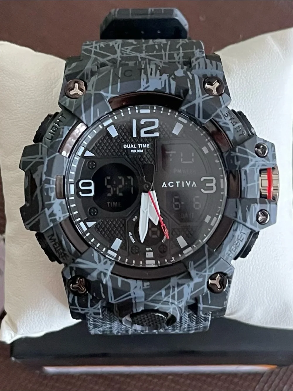 Activa Decus X Invicta Analog Digital Men's Watch - 49mm. Camouflage. Black, new